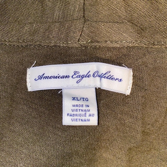 Sleeveless Shawl - Picture 2 of 3